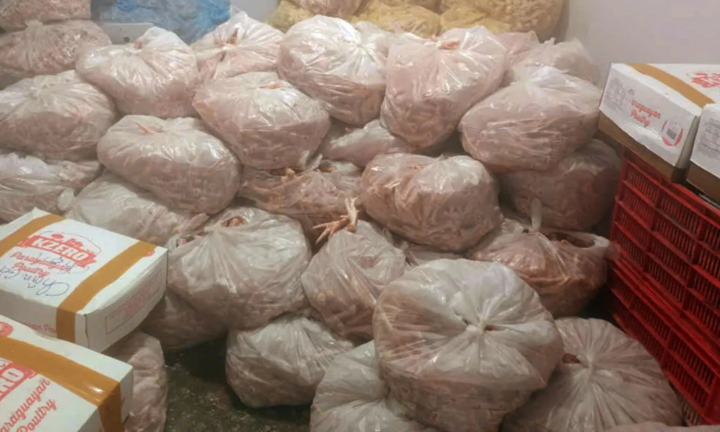 Hà Nội: Phát hiện, thu giữ gần 1 tấn chân gà, thịt trâu bẩn