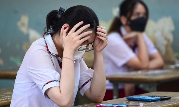 Tuyển sinh 2025: Ngoài ĐH Khoa học Xã hội và Nhân văn, còn những trường nào bỏ tổ hợp C00?