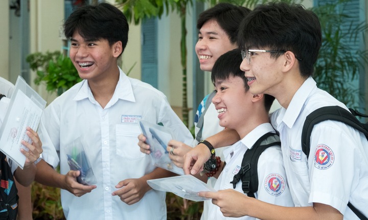 Đề thi, đáp án gợi ý môn văn vào lớp 10 ở TP.HCM năm 2025 cập nhật nhanh nhất