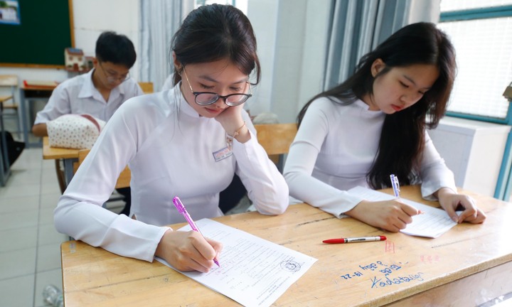 Bộ GD&ĐT yêu cầu trường đại học rà soát tổ hợp xét tuyển, đảm bảo công bằng cho thí sinh