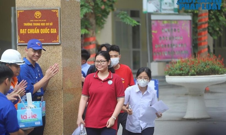 Kỳ thi vào lớp 10 THPT 2025 ở Hà Nội: Phát hiện thí sinh mang điện thoại vào phòng thi