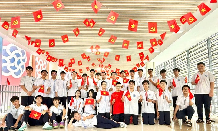 Lớp học ở Hà Nội có 28 học sinh thi Trường chuyên Khoa học Tự nhiên, tất cả đều đỗ