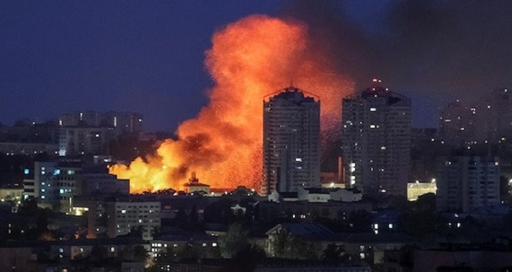 Nga tiếp tục giáng 