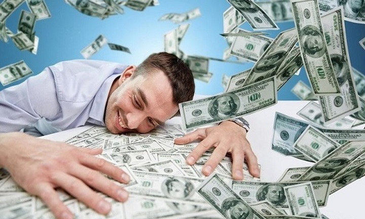 Vươn mình sau trúng số: Xin tiền vợ mua vé số, người đàn ông 