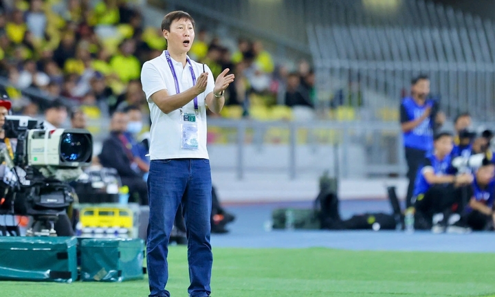 Đội tuyển Việt Nam thua đậm 0 - 4 trước Malaysia: HLV Kim Sang Sik mắc sai lầm?