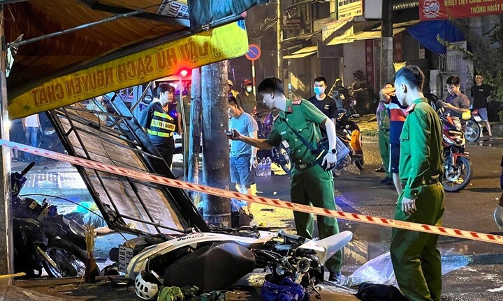 Vụ hai xe máy lao vào nhà dân lúc giữa đêm, 2 người tử vong ở TP.HCM: Xác định danh tính nạn nhân