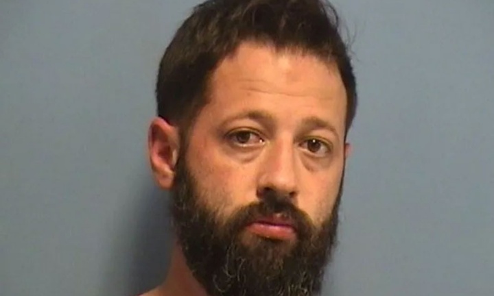 Cha bỏ con gái 9 giờ trong xe nóng 40 độ C, bé tử vong thương tâm