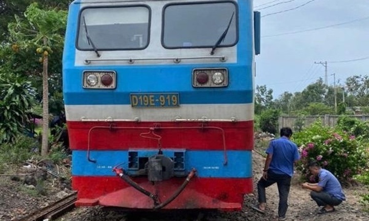 Vụ 2 vợ chồng bị tàu hỏa tông tử vong ở Phú Yên: Hé lộ nguyên nhân ban đầu