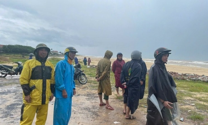 Tin tức thời sự hôm nay (14/6): Hai vợ chồng mất tích khi đi cất vó trên sông  