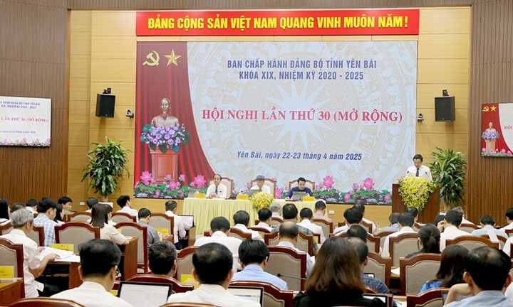 Yên Bái không để gián đoạn công việc khi sắp xếp, tinh gọn bộ máy