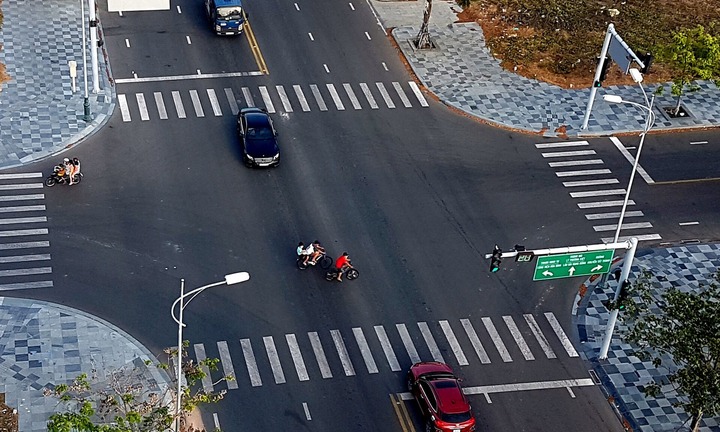 Trường hợp phải nhường đường khi tránh xe đi ngược chiều