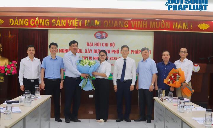 Chi bộ Ban Nghiên cứu, xây dựng và phổ biến pháp luật tổ chức đại hội lần thứ IV thành công tốt đẹp 