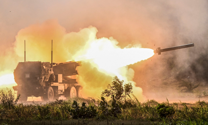 Tổng thống Zelensky lại nhận tin 