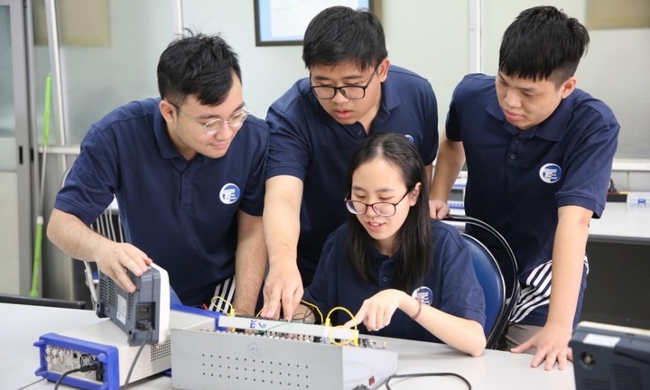 Tuyển sinh 2025: Loạt trường khối Công nghệ thông tin đồng loạt tăng học phí, cao nhất hơn 140 triệu/năm