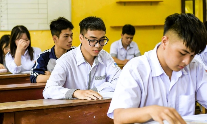 Kỳ thi tốt nghiệp THPT 2025: Dự kiến khoảng 200.000 người sẽ tham gia công tác tổ chức thi