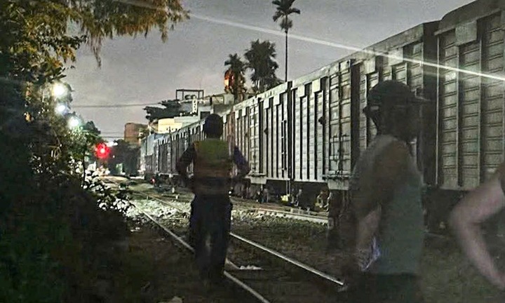 Đà Nẵng: Bất ngờ băng ngang đường ray, người phụ nữ bị tàu hàng tông tử vong tại chỗ