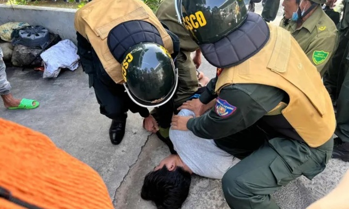 Khống chế đối tượng đánh mẹ, đâm cán bộ bảo vệ an ninh trật tự nhập viện