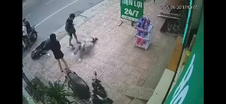 Vụ nam thanh niên hành hung dã man 2 cô gái giữa đường ở Bắc Giang: Công an vào cuộc