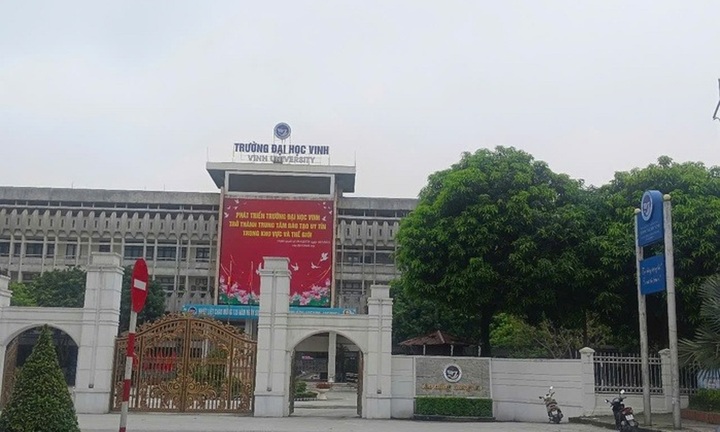 Thông tin mới nhất vụ 2 cán bộ đại học bị nữ sinh tố có hành vi gạ gẫm, đụng chạm