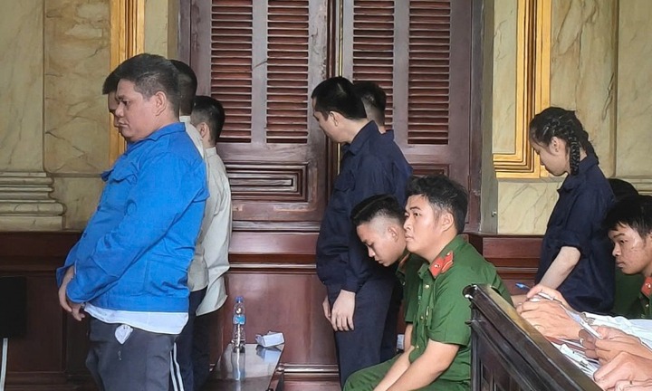 Vụ nhân viên quán karaoke bị sát hại ở TP.HCM: Tuyên án 8 bị cáo