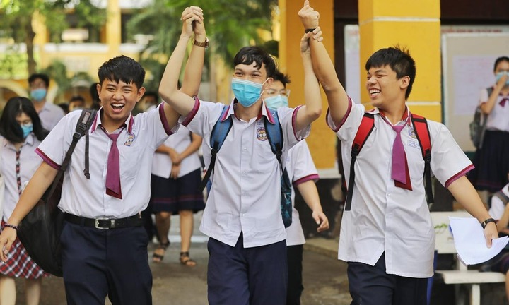 Hôm nay (25/6), gần 1,17 triệu thí sinh trên toàn quốc làm thủ tục dự thi tốt nghiệp THPT 2025