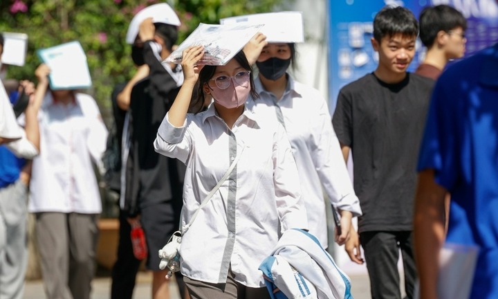 Đề thi môn Vật lý 48 mã đề thi tốt nghiệp THPT 2025