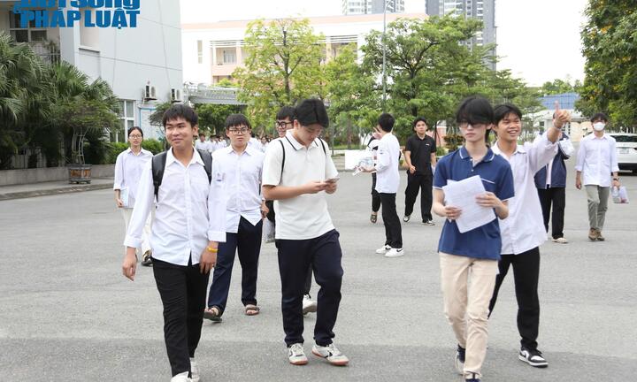 Kỳ thi tốt nghiệp THPT 2025: 15 thí sinh bị đình chỉ thi trong ngày đầu tiên, giáo viên nhận định bất ngờ về đề Toán