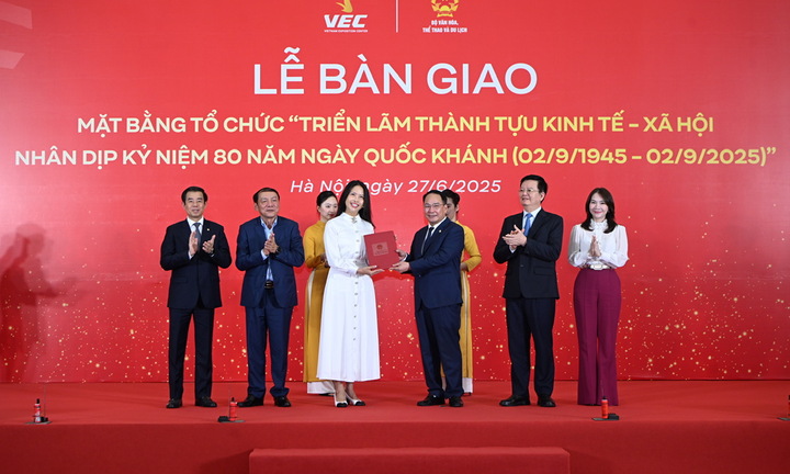 Vingroup bàn giao mặt bằng triển lãm thành tựu kinh tế - xã hội kỷ niệm 80 năm ngày Quốc khánh