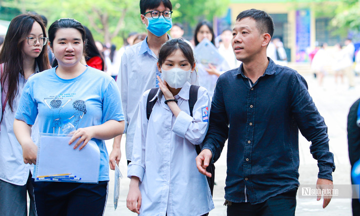 Đề thi, đáp án gợi ý môn Giáo dục Kinh tế & Pháp luật tốt nghiệp THPT 2025 mã đề 1035