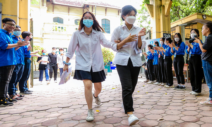 Đề thi, đáp án gợi ý môn Giáo dục Kinh tế & Pháp luật tốt nghiệp THPT 2025 mã đề 1019