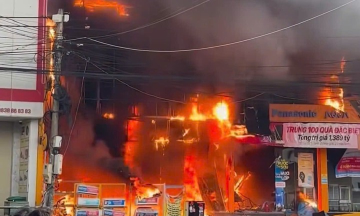 Siêu thị Điện máy xanh bị