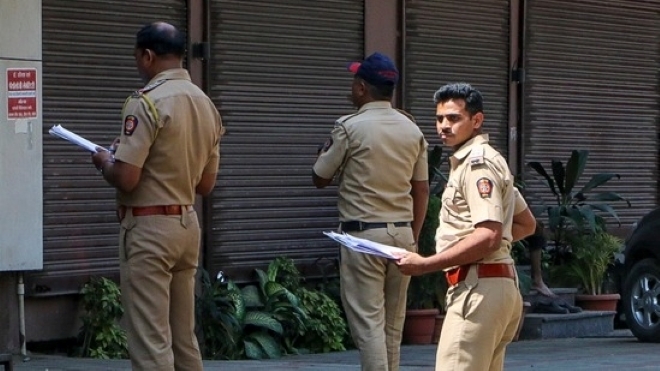 Y tá bôi nhầm axit lên bụng thai phụ sắp sinh con gây 