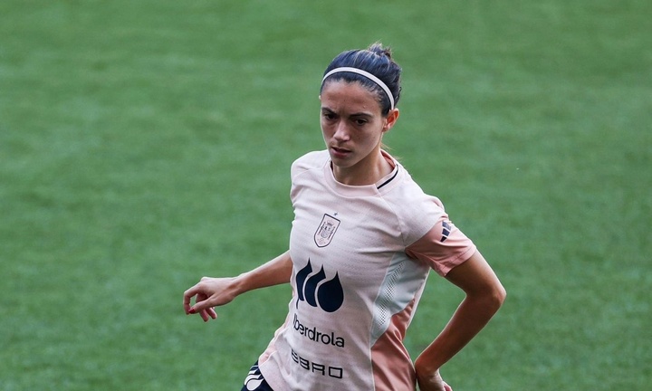 Quả Bóng Vàng nữ 2024 nhập viện vì viêm màng não