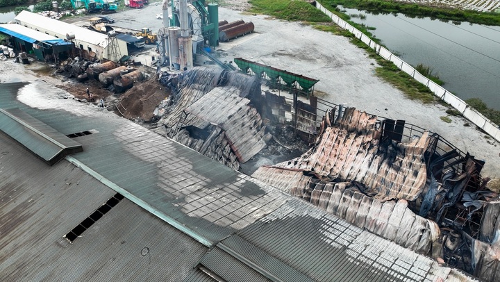 Khung cảnh tan hoang sau vụ hỏa hoạn làm 5 người tử vong thương tâm ở Hưng Yên