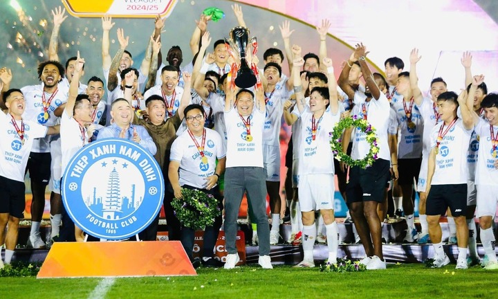 CLB Thép Xanh Nam Định nói gì trước tin đồn đổi tên?