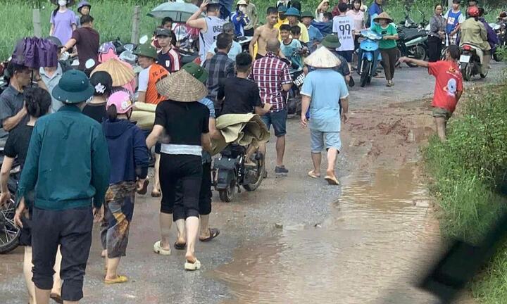 Thương tâm: Tìm thấy thi thể 2 cháu bé bị lũ cuốn ở Thái Nguyên