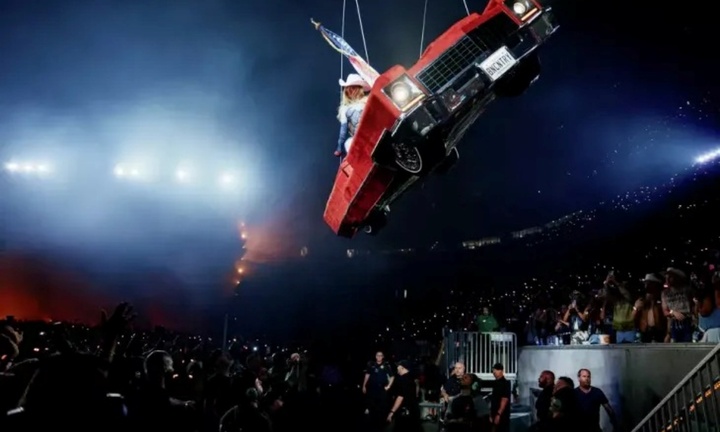 Nữ ca sĩ Beyoncé gặp sự cố 