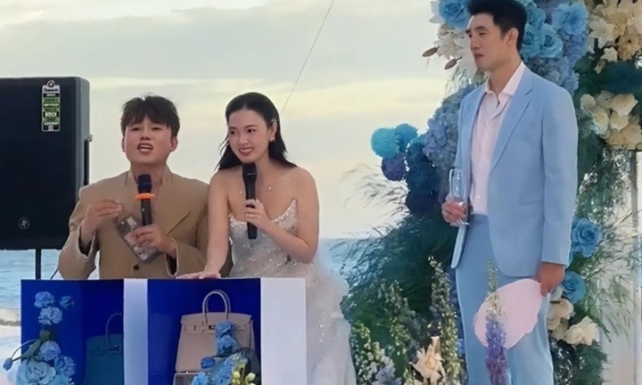 Chồng thiếu gia tặng quà cực ý nghĩa cho Midu dịp kỷ niệm 1 năm ngày cưới