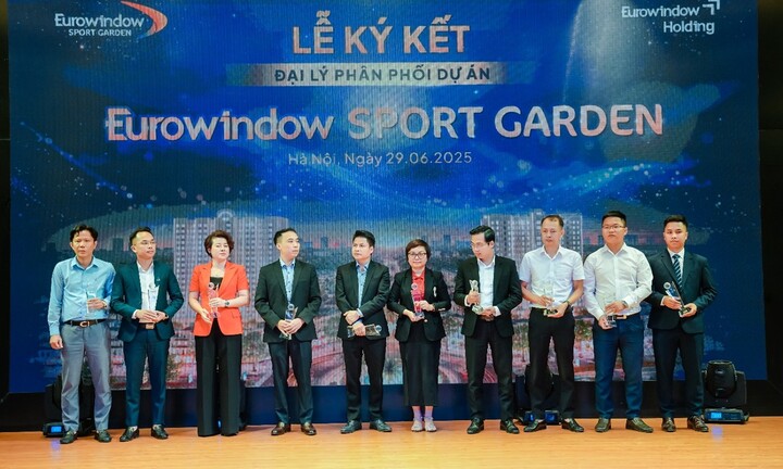Eurowindow Holding hợp tác cùng 21 đại lý chiến lược đưa dự án mới ra thị trường