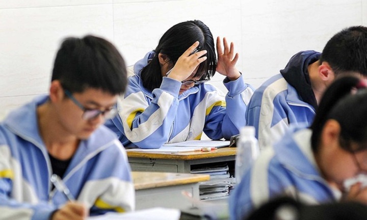 Kỳ thi tuyển sinh đại học gắt gao chưa từng thấy tại Trung Quốc: Các công cụ AI bị chặn giải đề như thế nào?