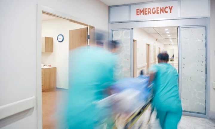 Người đàn ông nhập viện cấp cứu sau khi hút 1 điếu thuốc 