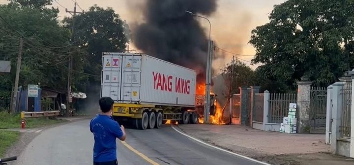 Tin tức tai nạn giao thông mới nhất ngày 4/7: Xe tải va chạm xe máy, nam thanh niên tử vong