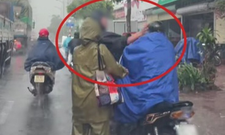 Xác minh clip tài xế xe công nghệ bị hành hung tới tấp dưới cơn mưa lớn ở Hà Nội