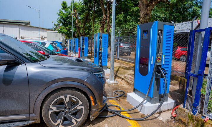 Bắt sóng xe điện sớm, chủ trạm sạc nhượng quyền chia sẻ cách đầu tư trăm tỷ “không lo lỗ” cùng V-Green