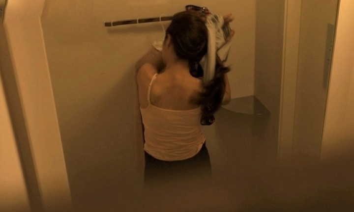 Thanh niên 27 tuổi đột nhập căn hộ của nữ đồng nghiệp hơn 20 lần, chụp lén hàng trăm bức ảnh