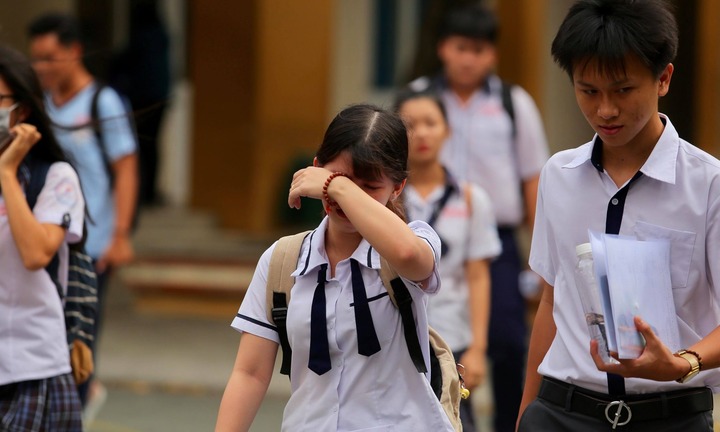 Không đỗ vào lớp 10 trường công lập, lối đi nào cho học sinh?