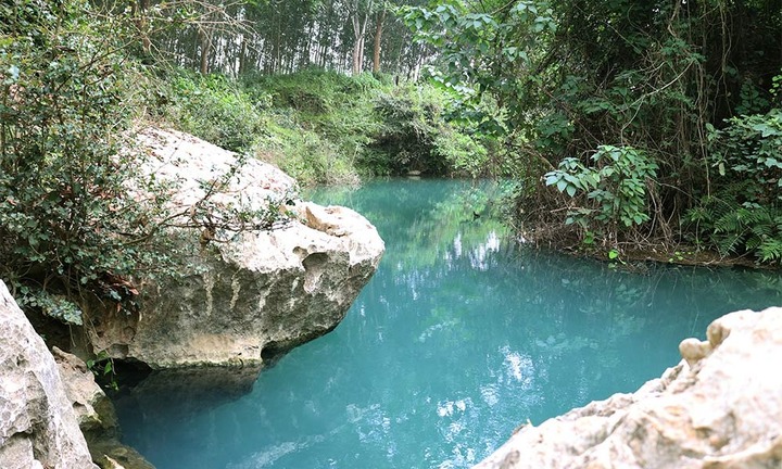 Khe nước đẹp huyền bí xứ Nghệ