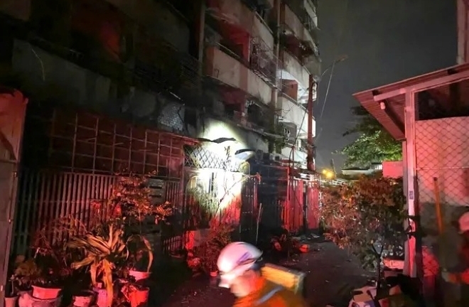 Hiện trường tan hoang vụ cháy cư xá, 8 người tử vong ở TP.HCM