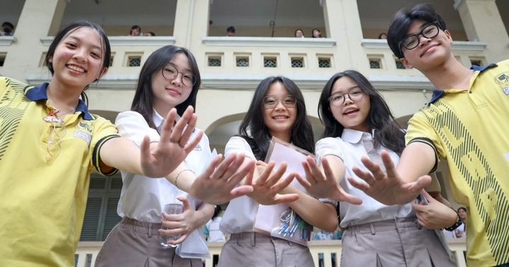 Giáo viên nhận định đáp án Văn tốt nghiệp 2025: Đề mở nhưng điểm 9, 10 sẽ rất hiếm