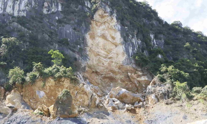 Vụ sạt lở đá sau tiếng nổ như bom ở Ninh Bình: Bàng hoàng lời kể của nhân chứng